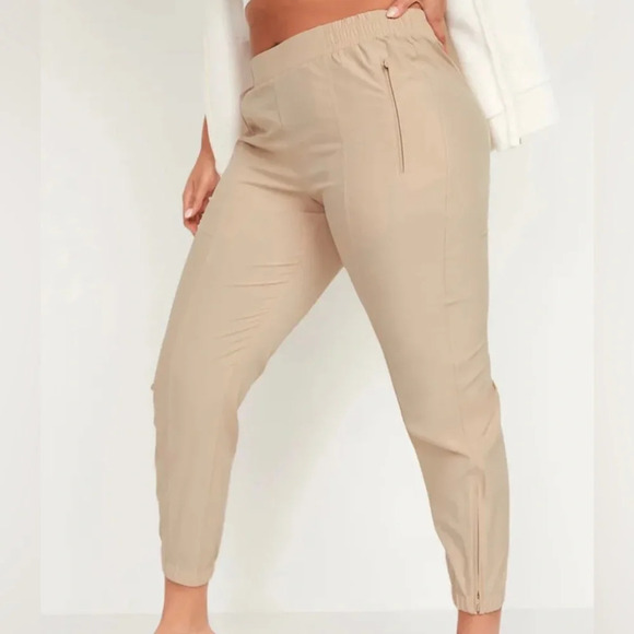 Old Navy StretchTech Tan Mid-rise Zip Ankle Relaxed Jogger Pants Small Women’s - Picture 13 of 13